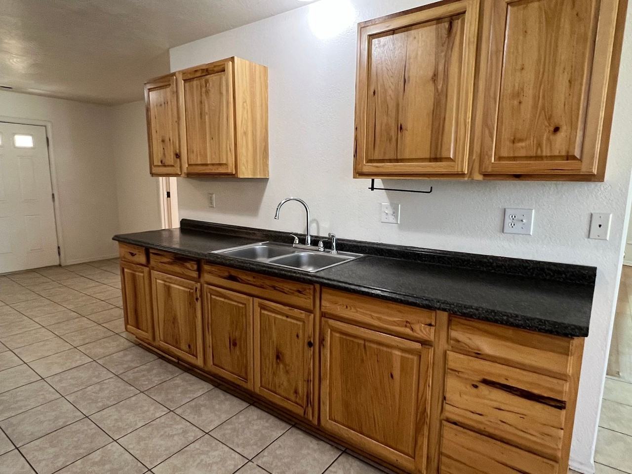 2508 N National Ave - Photo 7 of 27