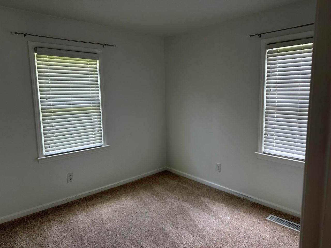859 Goldrock Rd - Photo 4 of 16