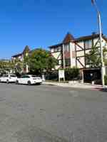 featured image of 226 E Elmwood Ave