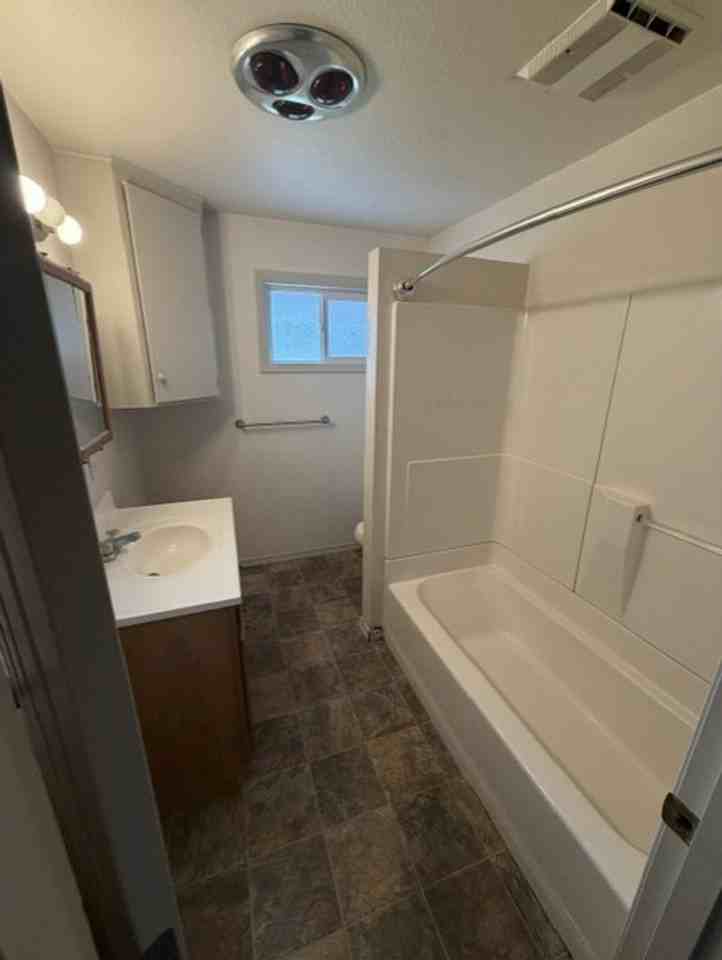 512 S Yew St - Photo 3 of 15