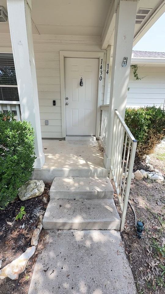 1430 Big Bend Dr #14 - Photo 3 of 20