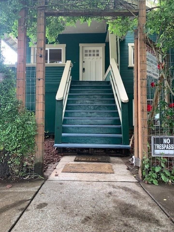 1082-1084 1082-1084 West 2nd street - 1082 West 2nd Street - Photo 3 of 30