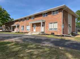 Spacious 3 Bedroom 2 Bath Townhome with Garage Available Now – Great Location! - Photo 1 of 1