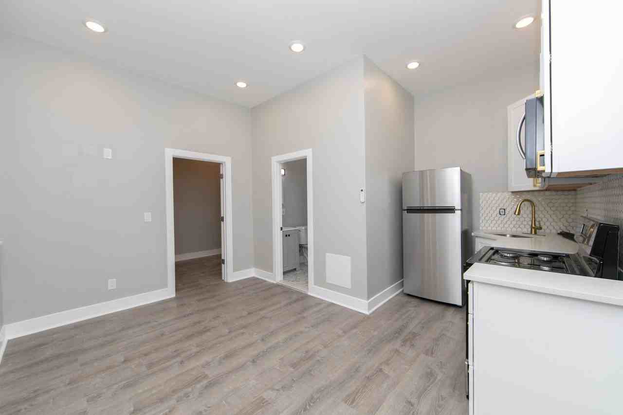 436 436 - 438 Broadway - #3 - Photo 2 of 7
