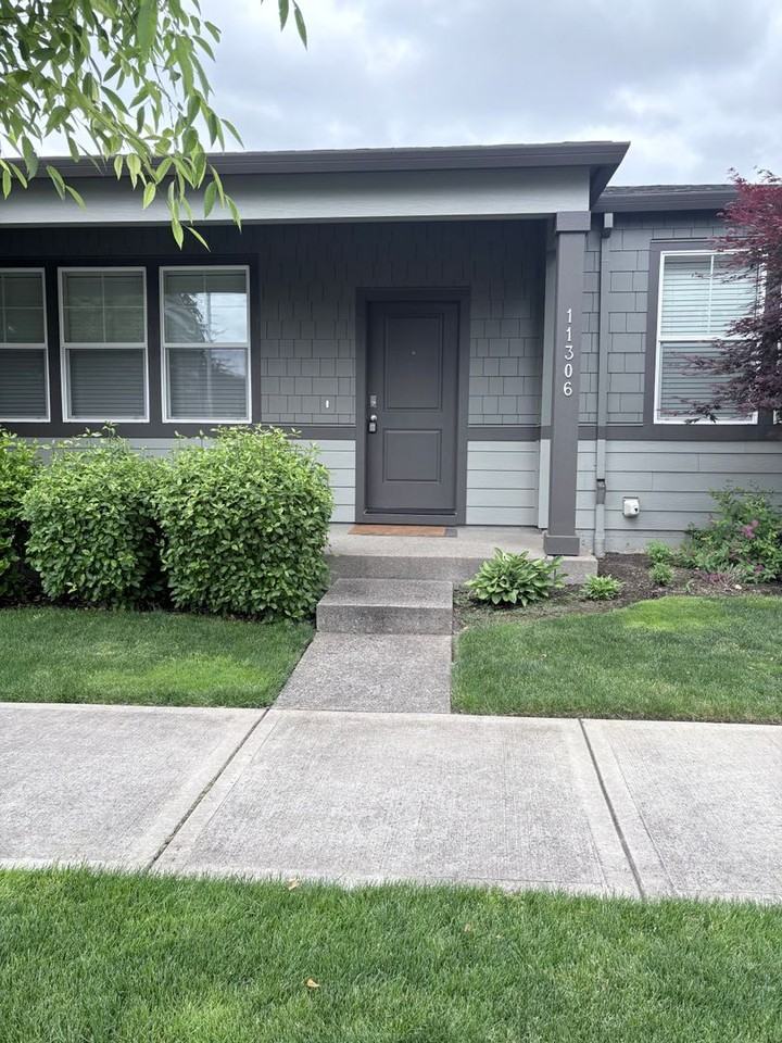11306 Ne 16th St - Photo 3 of 31
