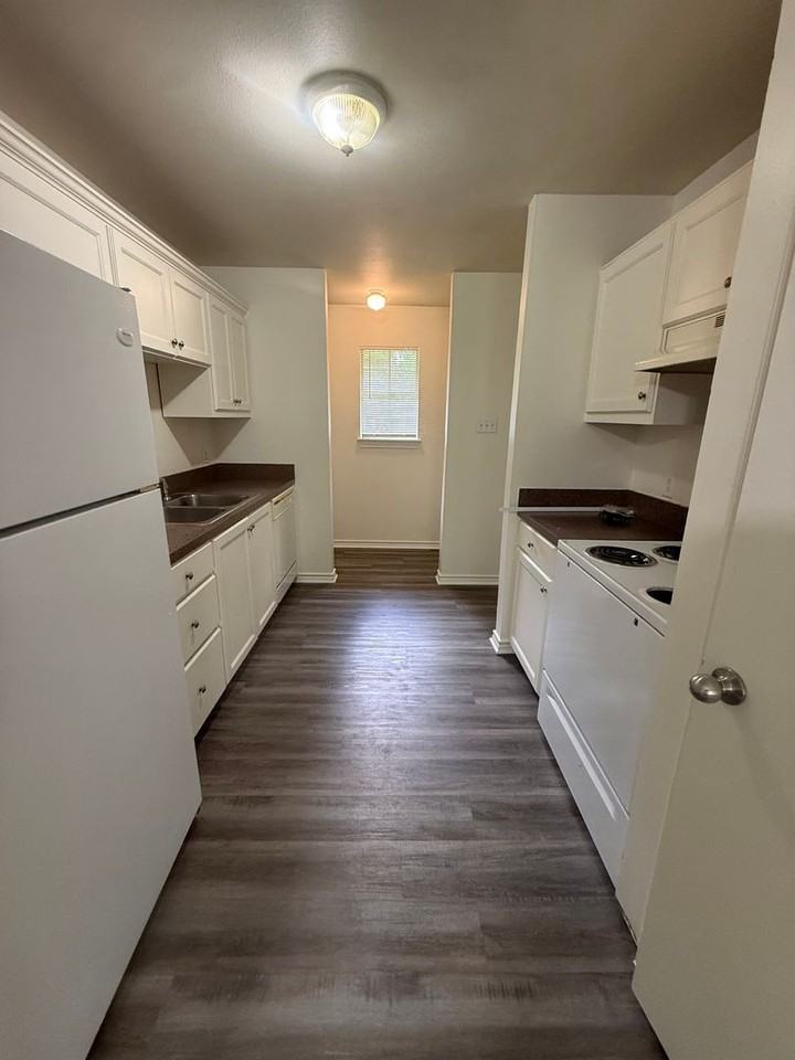 10473 Westridge St - Photo 4 of 16