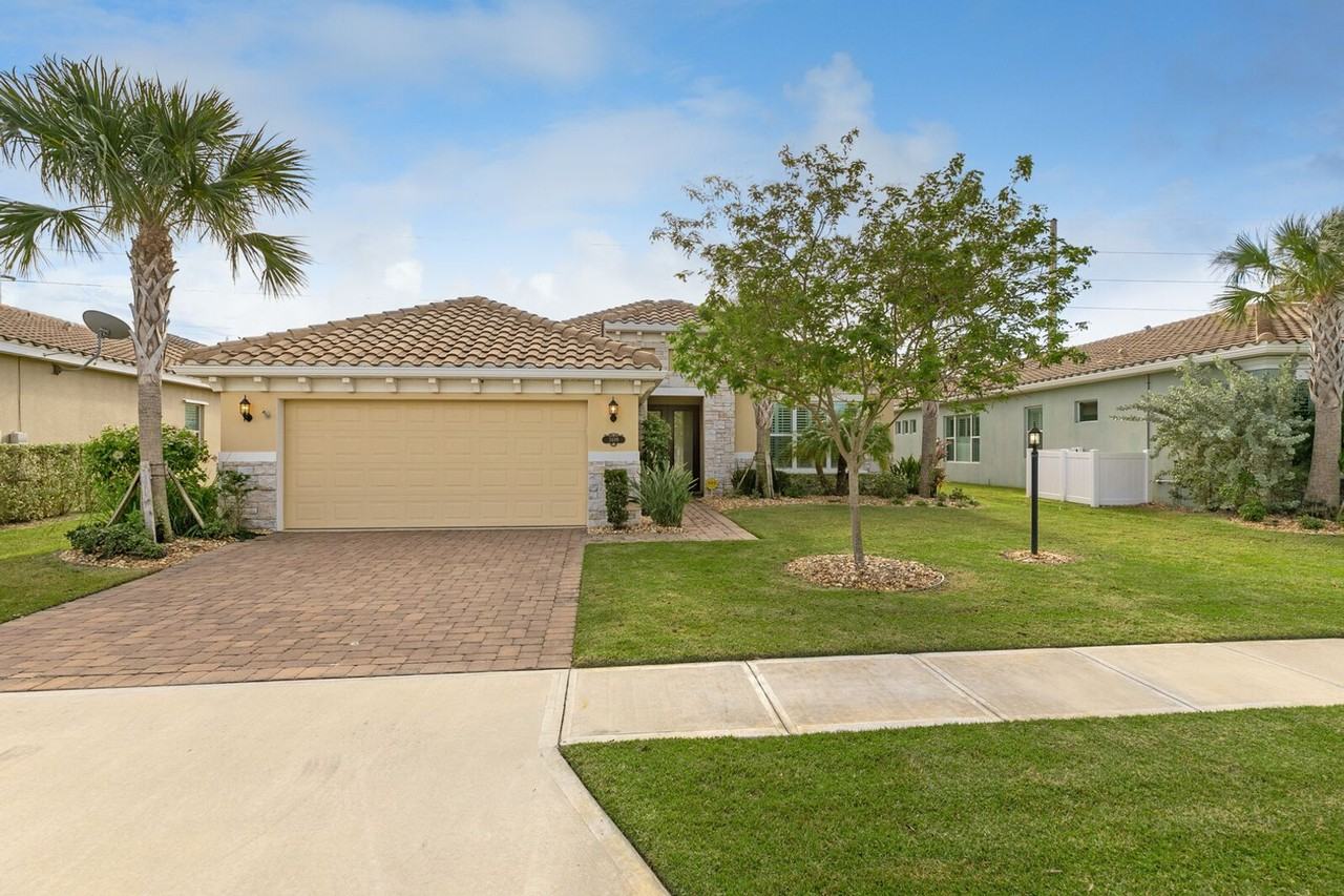 3699 Poseidon Way - Photo 2 of 39