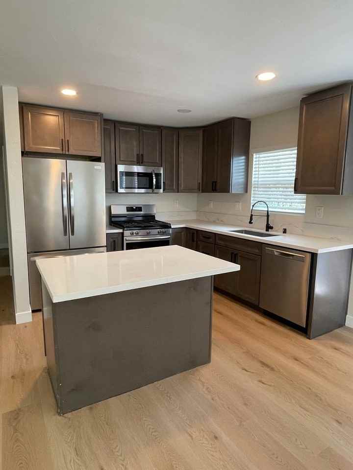 8864 8864 Golf Dr. - 8864 Golf Dr. - Photo 2 of 13