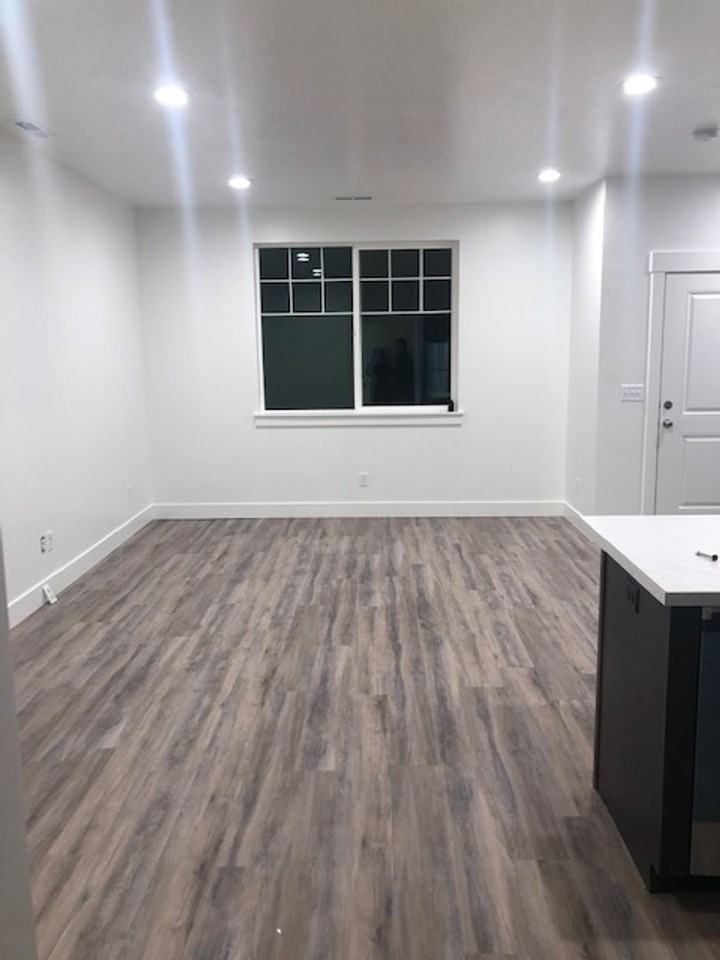 402 W 100 S #30 - Photo 4 of 8
