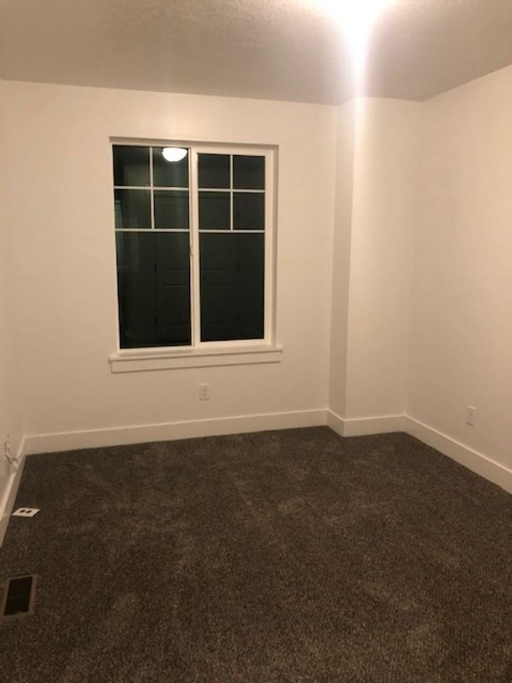 402 W 100 S #30 - Photo 5 of 8