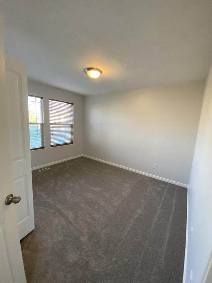 1512 N 540 W #103 - Photo 2 of 12