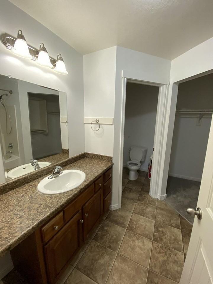 1512 N 540 W #103 - Photo 5 of 12