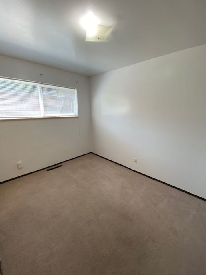 525 Brookside Pl #1 - Photo 6 of 7