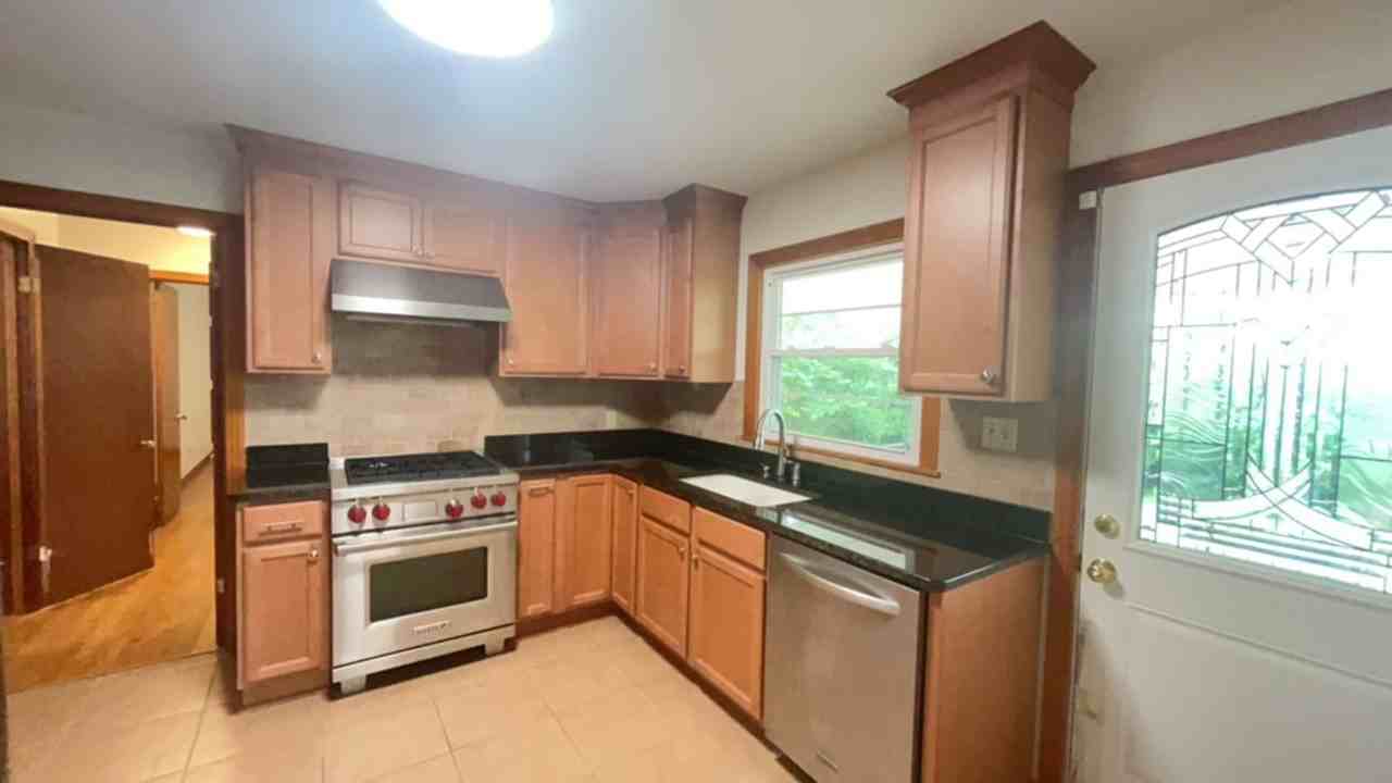 1400 Mcclung Ave Se - Photo 4 of 27