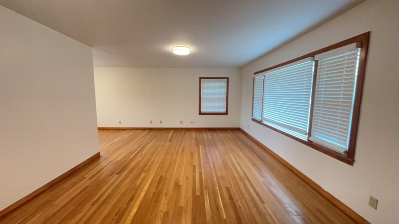 1400 Mcclung Ave Se - Photo 6 of 27