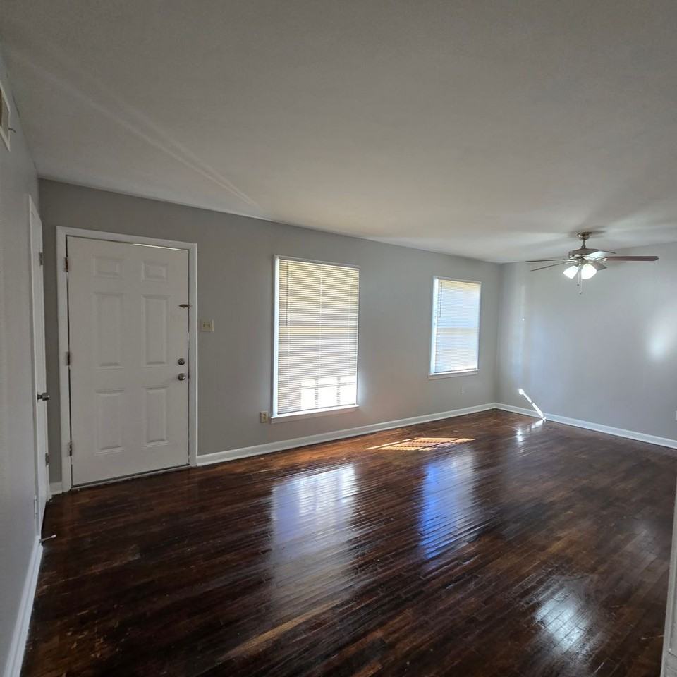 344 E Shelby Dr - Photo 2 of 11