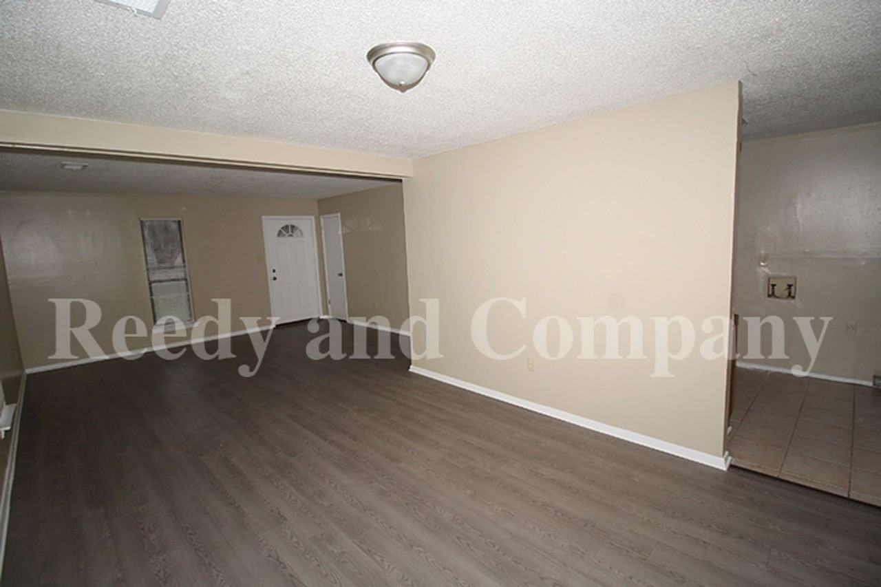 8401 Old Forge Rd - Photo 5 of 17