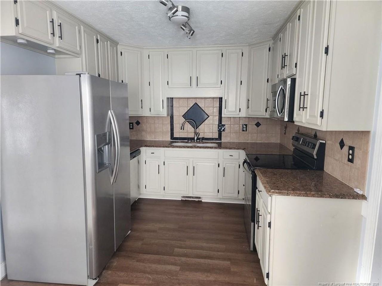 3460 Mcchoen Dr - Photo 2 of 12