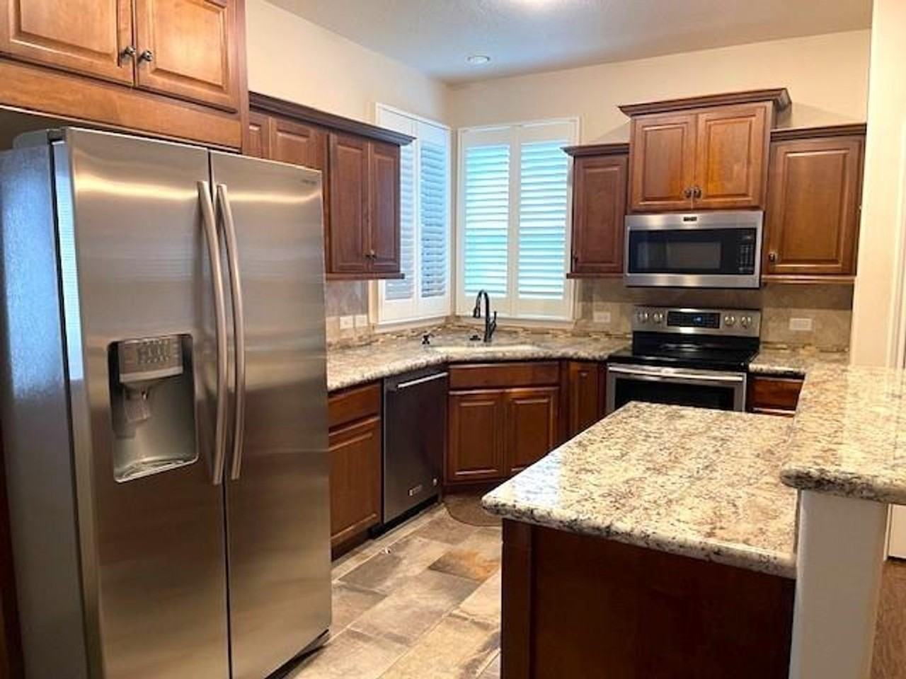 14156 Shadow Bay Dr - Photo 3 of 23