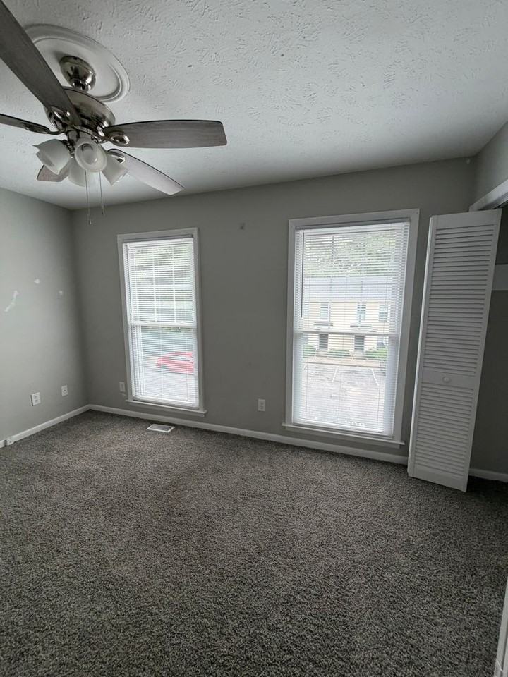 506 Mill Cove Ct - Photo 3 of 8