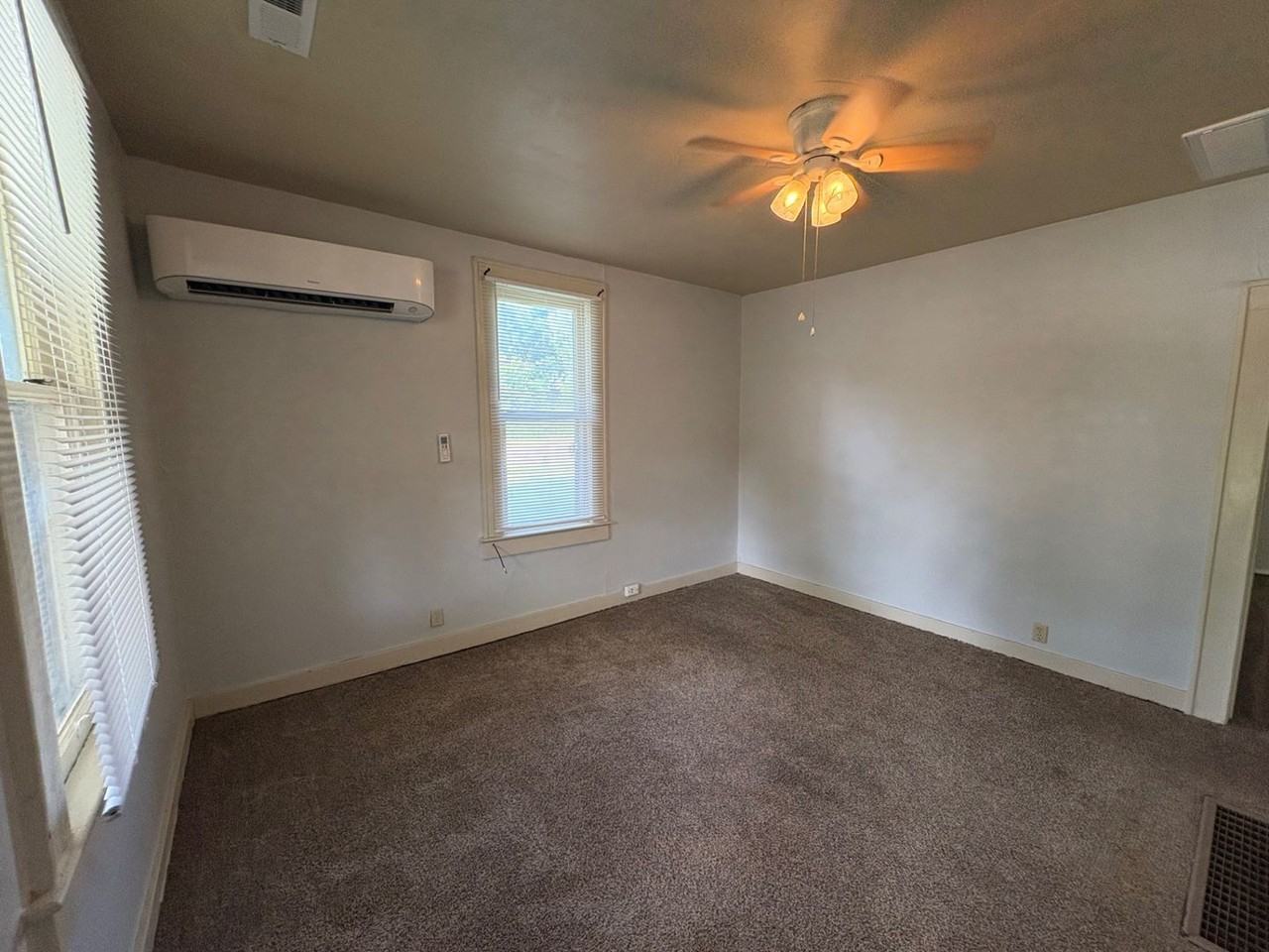 2054 N Rogers Ave - Photo 3 of 12