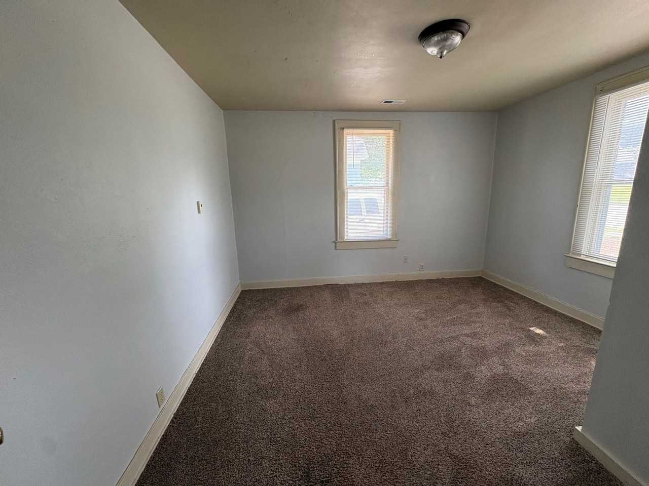 2054 N Rogers Ave - Photo 7 of 12
