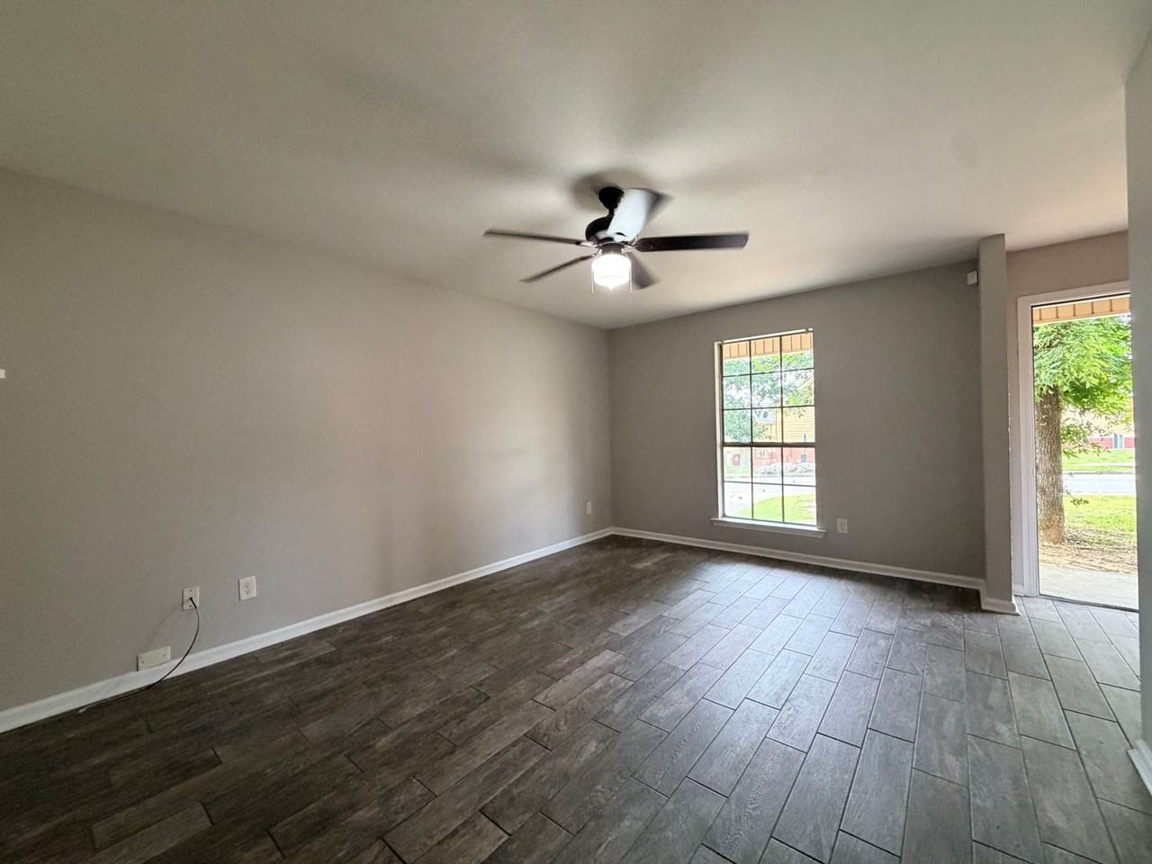 8702 White Rock Ln - Photo 2 of 13