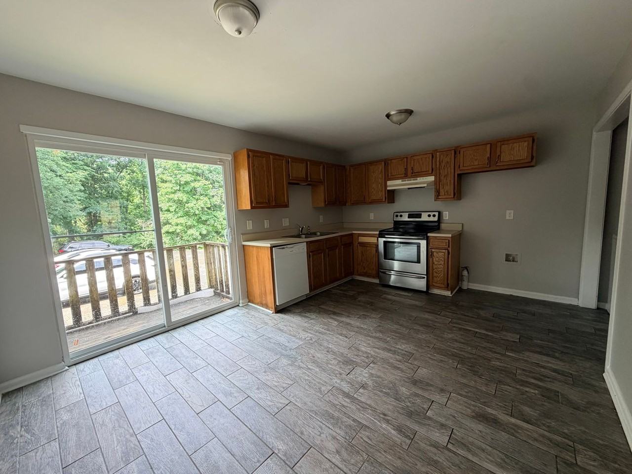 8702 White Rock Ln - Photo 3 of 13