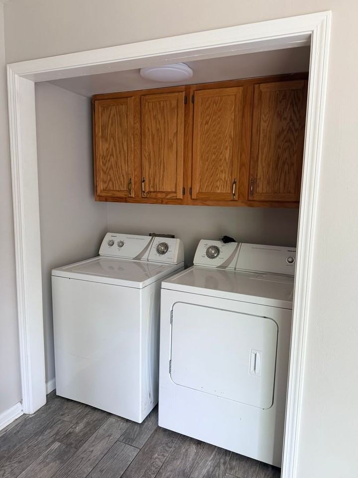 8702 White Rock Ln - Photo 5 of 13