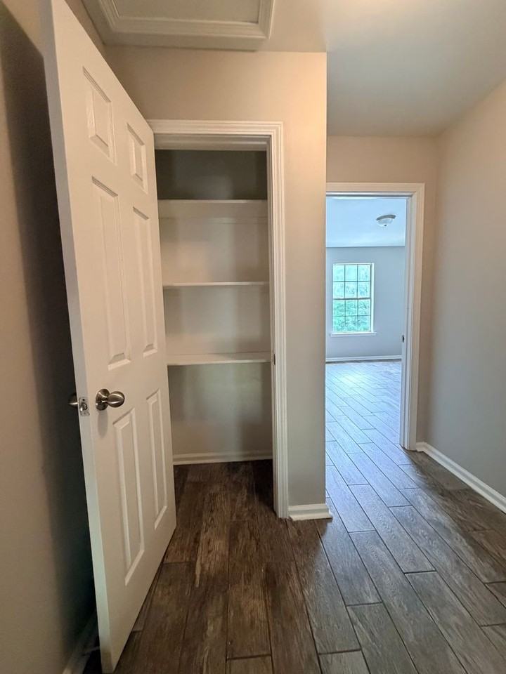 8702 White Rock Ln - Photo 7 of 13