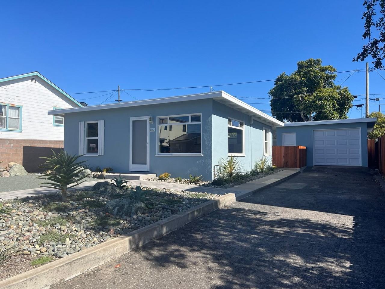 930 Anchor St - Photo 2 of 17