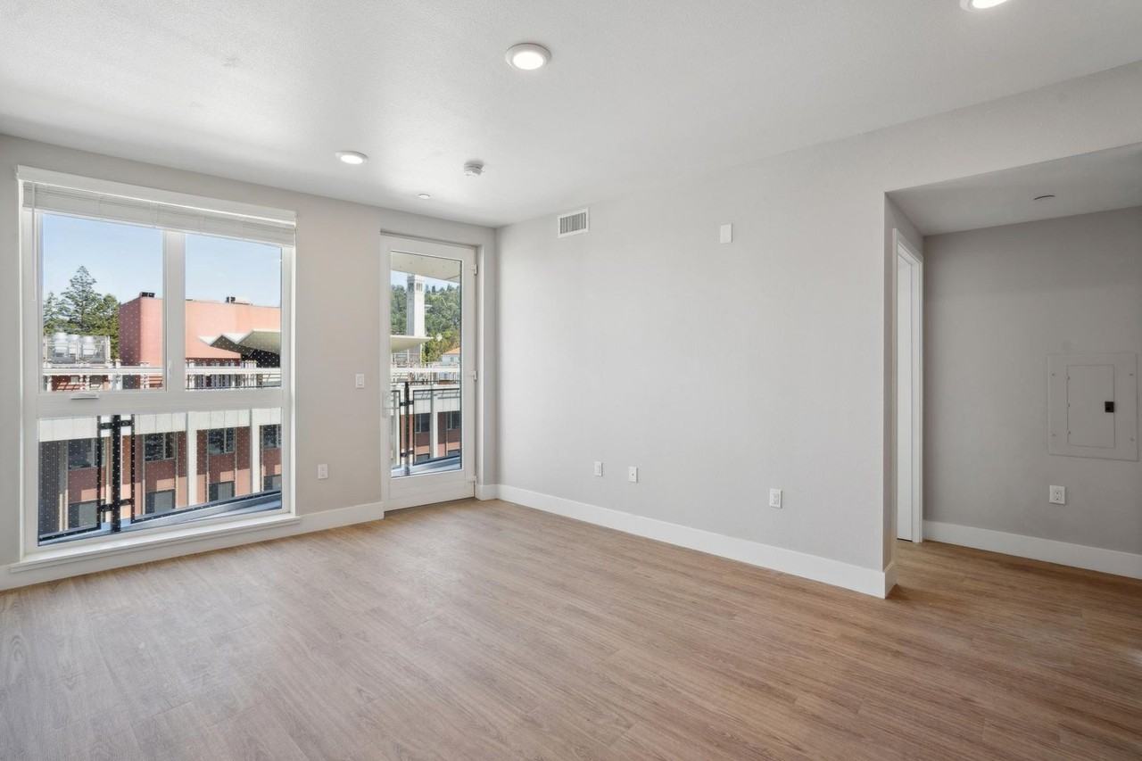 1p709 - 2480 Bancroft Way - The Edge - Photo 4 of 48