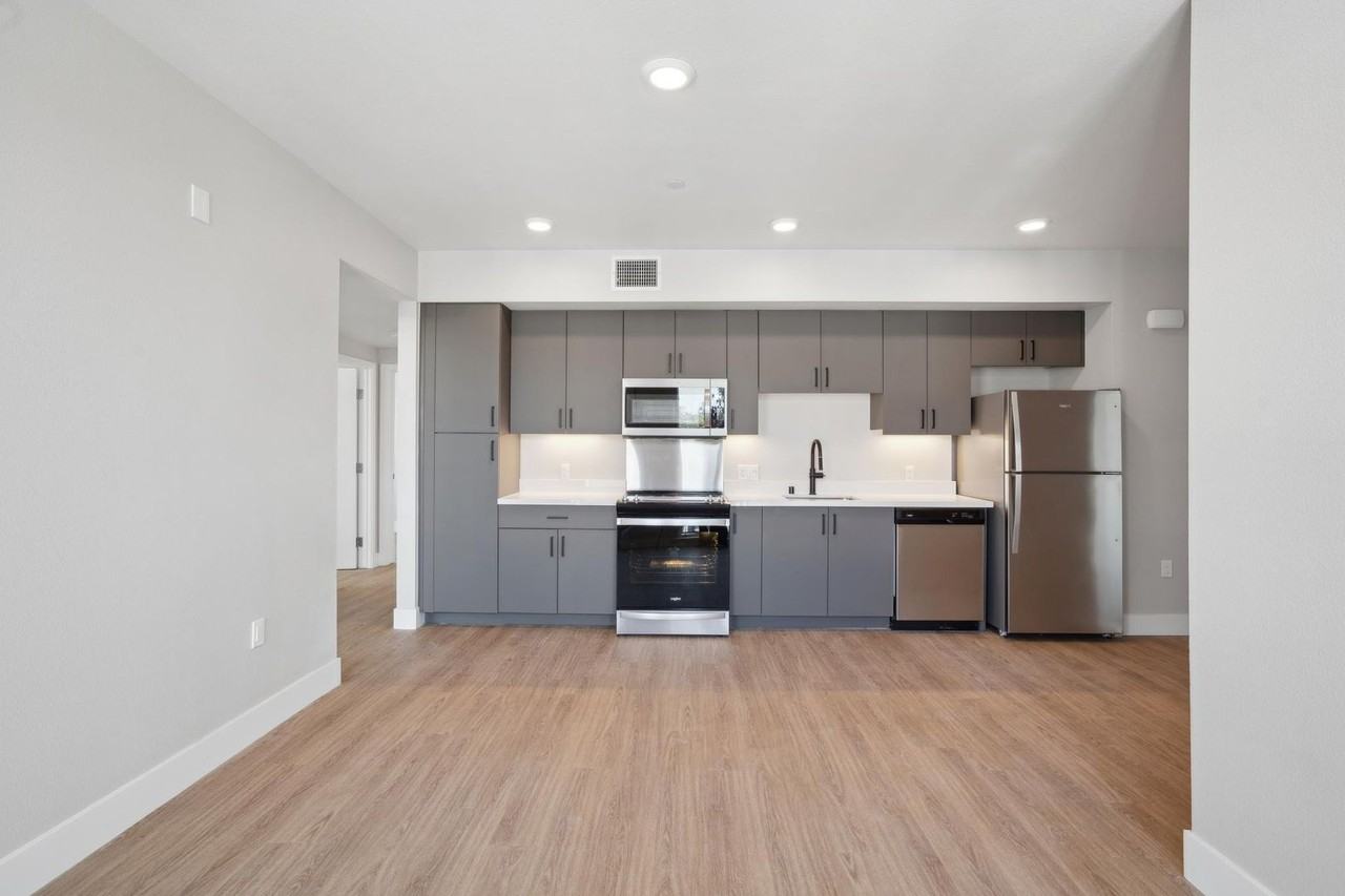 1p709 - 2480 Bancroft Way - The Edge - Photo 5 of 48