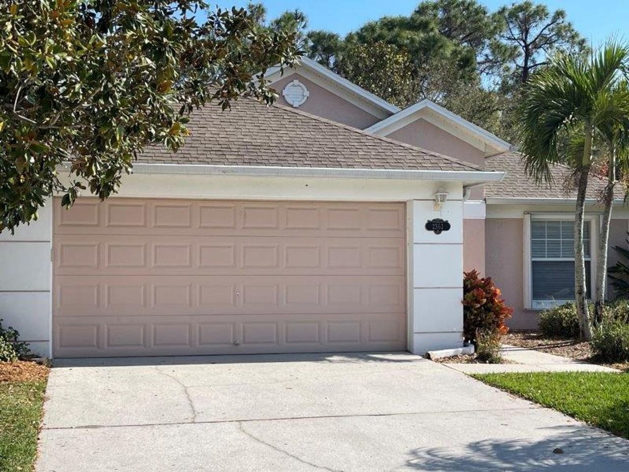 2362 Glasbern Cir - Photo 2 of 18