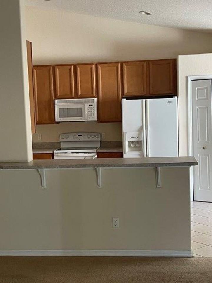 2362 Glasbern Cir - Photo 6 of 18