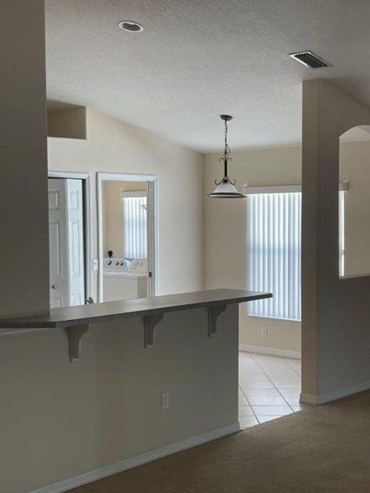 2362 Glasbern Cir - Photo 7 of 18