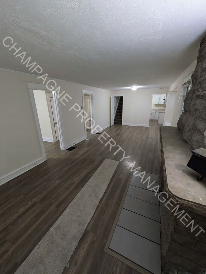 4026 Agnes Ave - Photo 3 of 17
