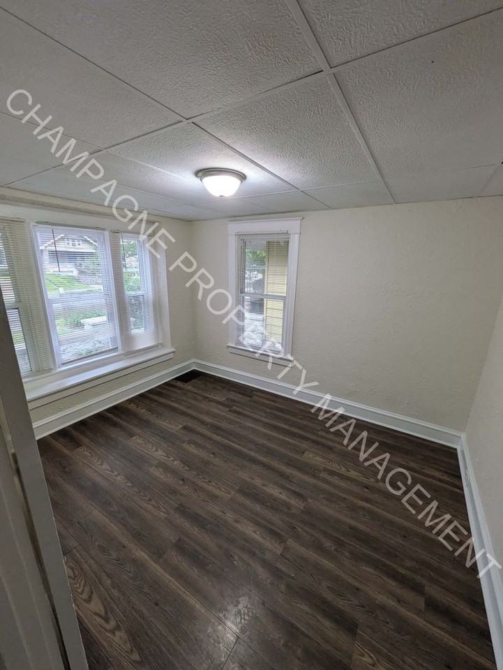 4026 Agnes Ave - Photo 5 of 17