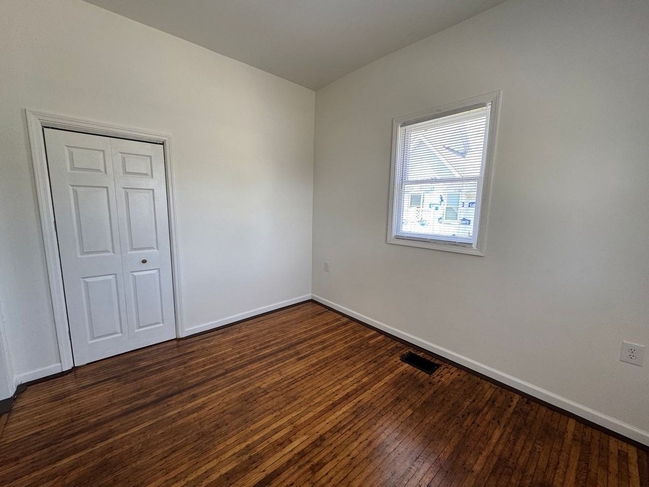 210 N Richland St - Photo 7 of 32