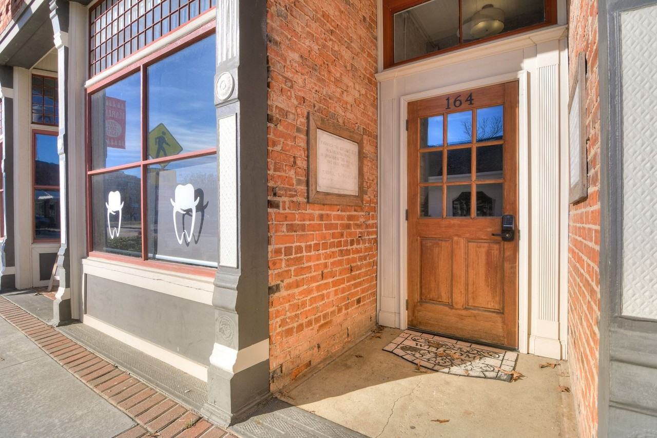 164 N Louisville St #2 - Photo 4 of 34