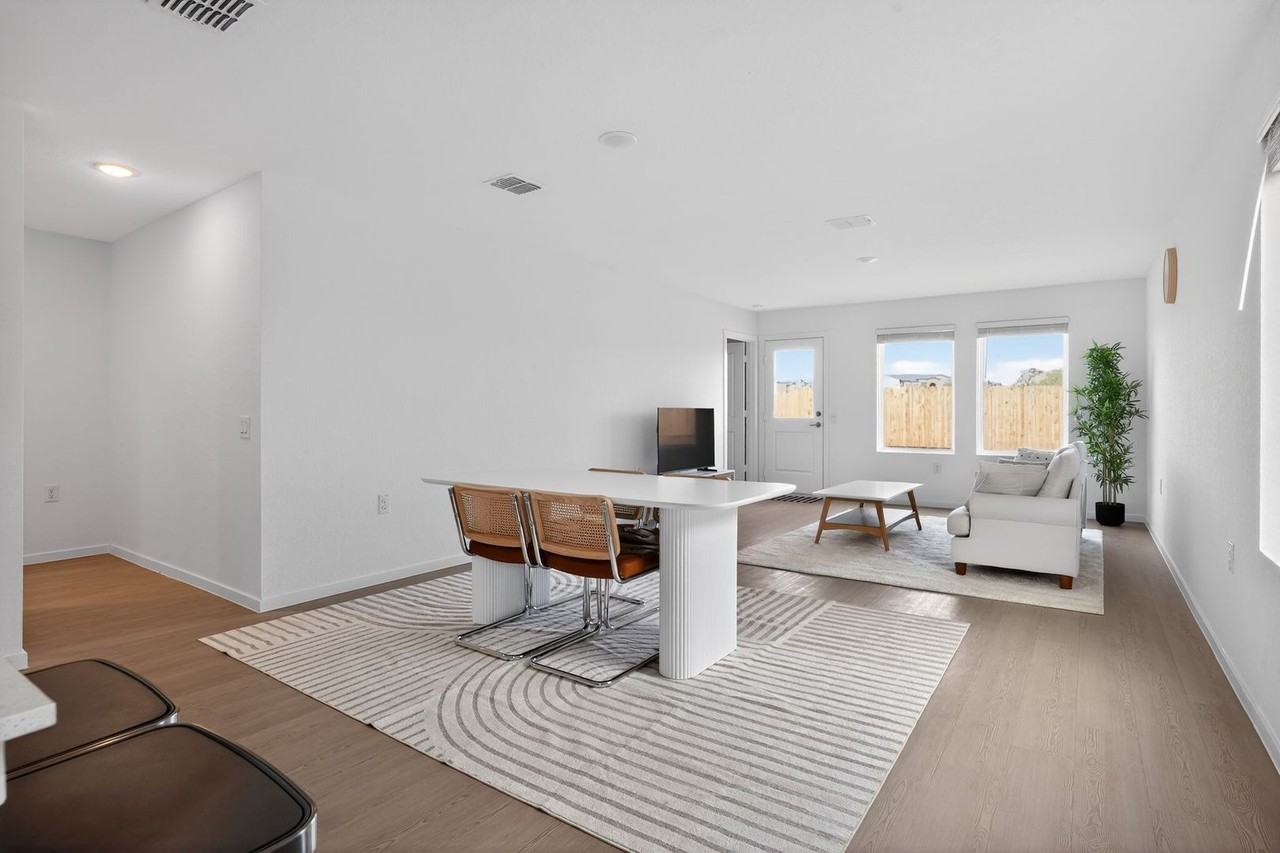 1451 Neria Loop #3 - Photo 4 of 13