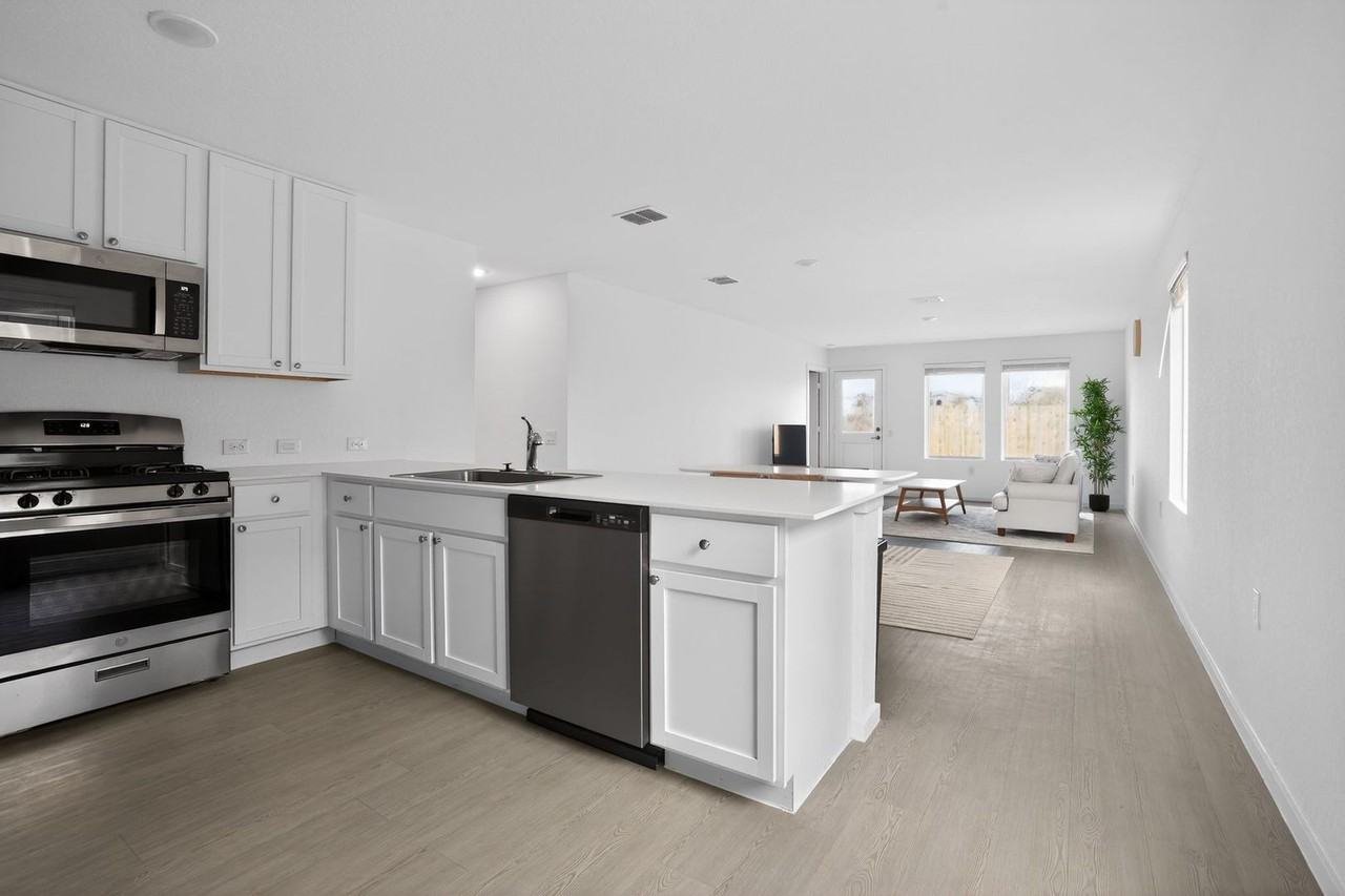 1451 Neria Loop #3 - Photo 6 of 13