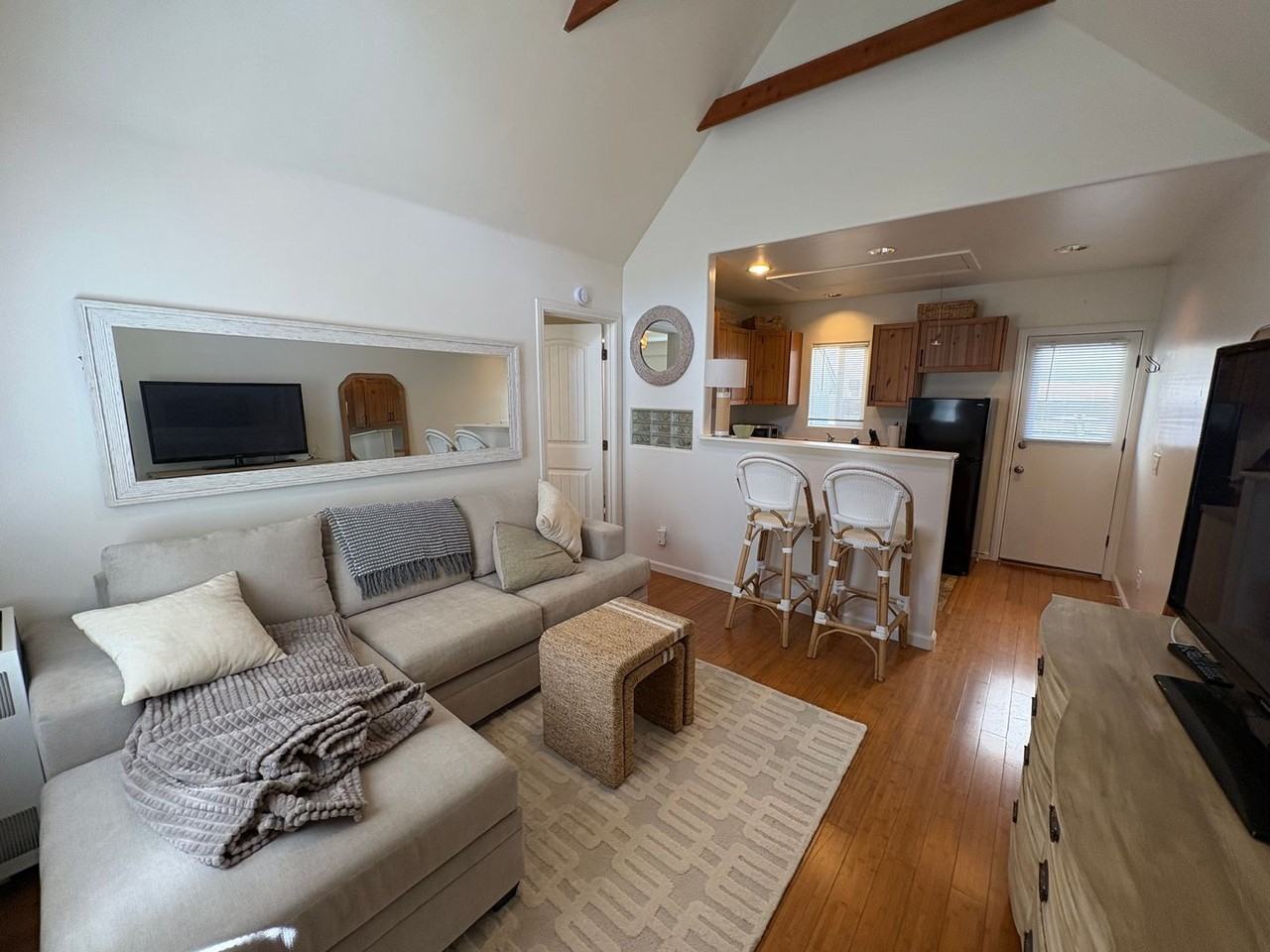 215 Lolita St - Photo 2 of 16