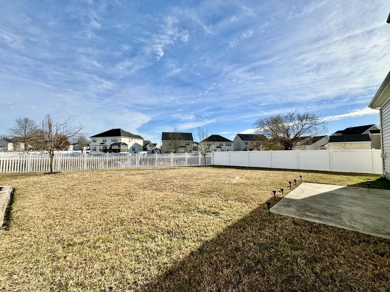 1532 Drumheller Dr - Photo 3 of 48