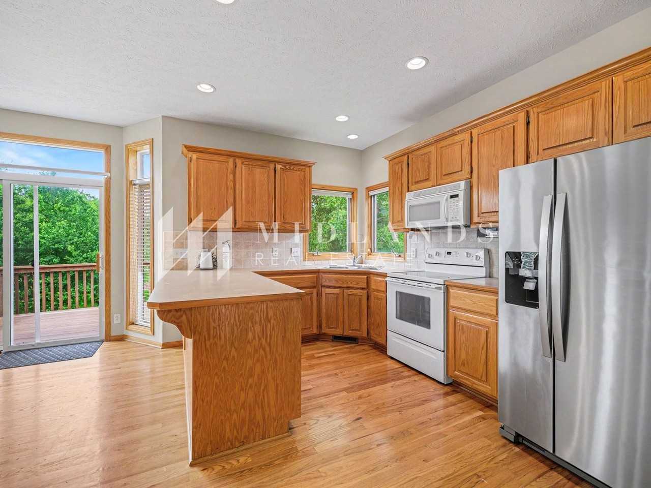 2604 Rahn Blvd - Photo 5 of 16
