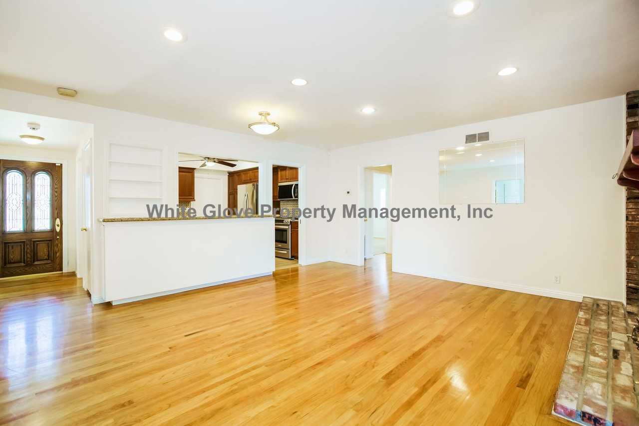1636 W Maxzim Ave - Photo 4 of 17