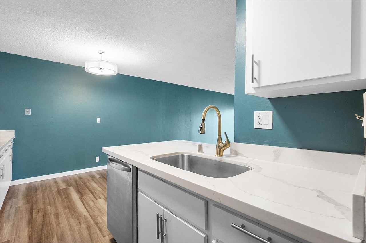 960 Shorepoint Ct #205 - Photo 5 of 18