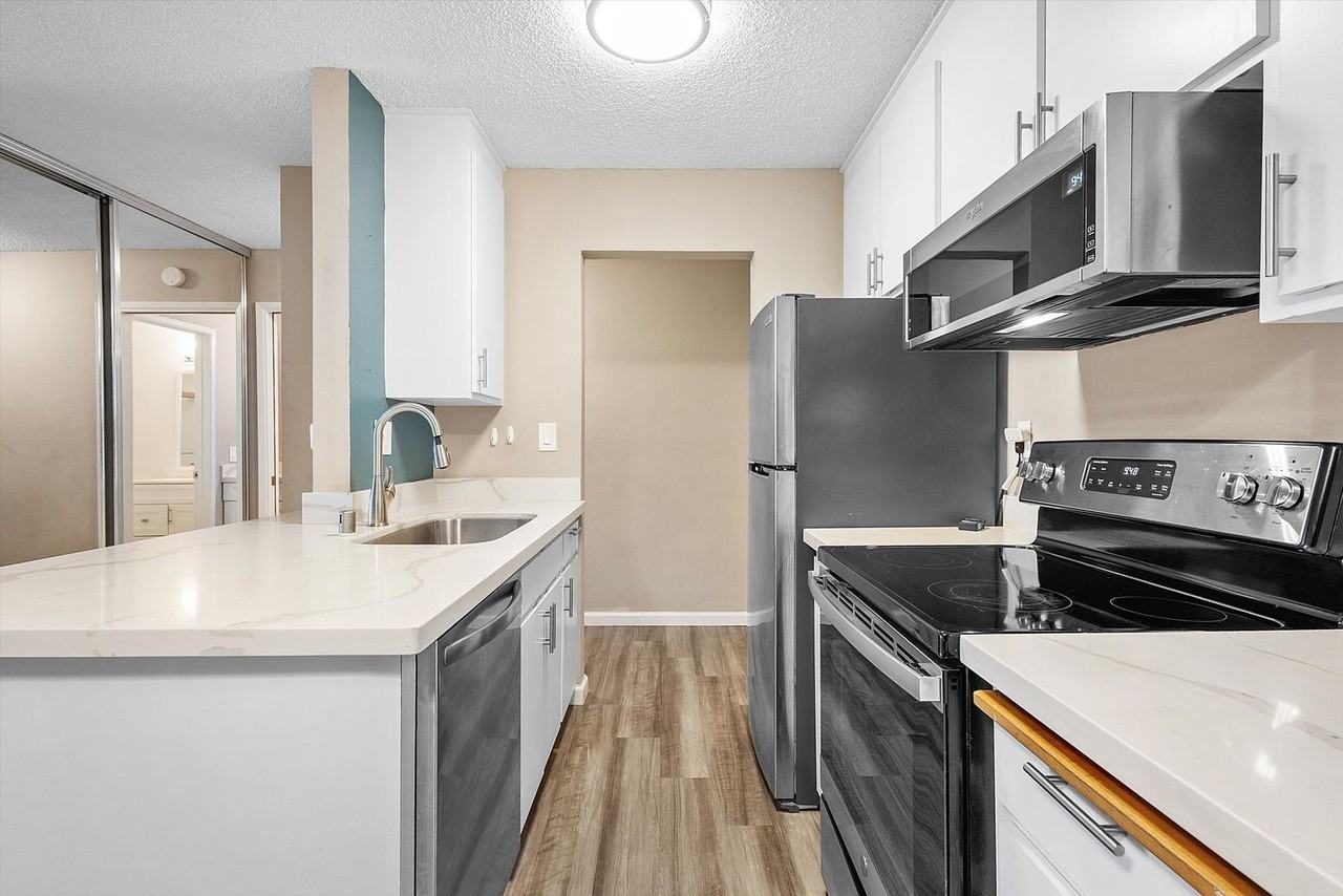 960 Shorepoint Ct #205 - Photo 6 of 18
