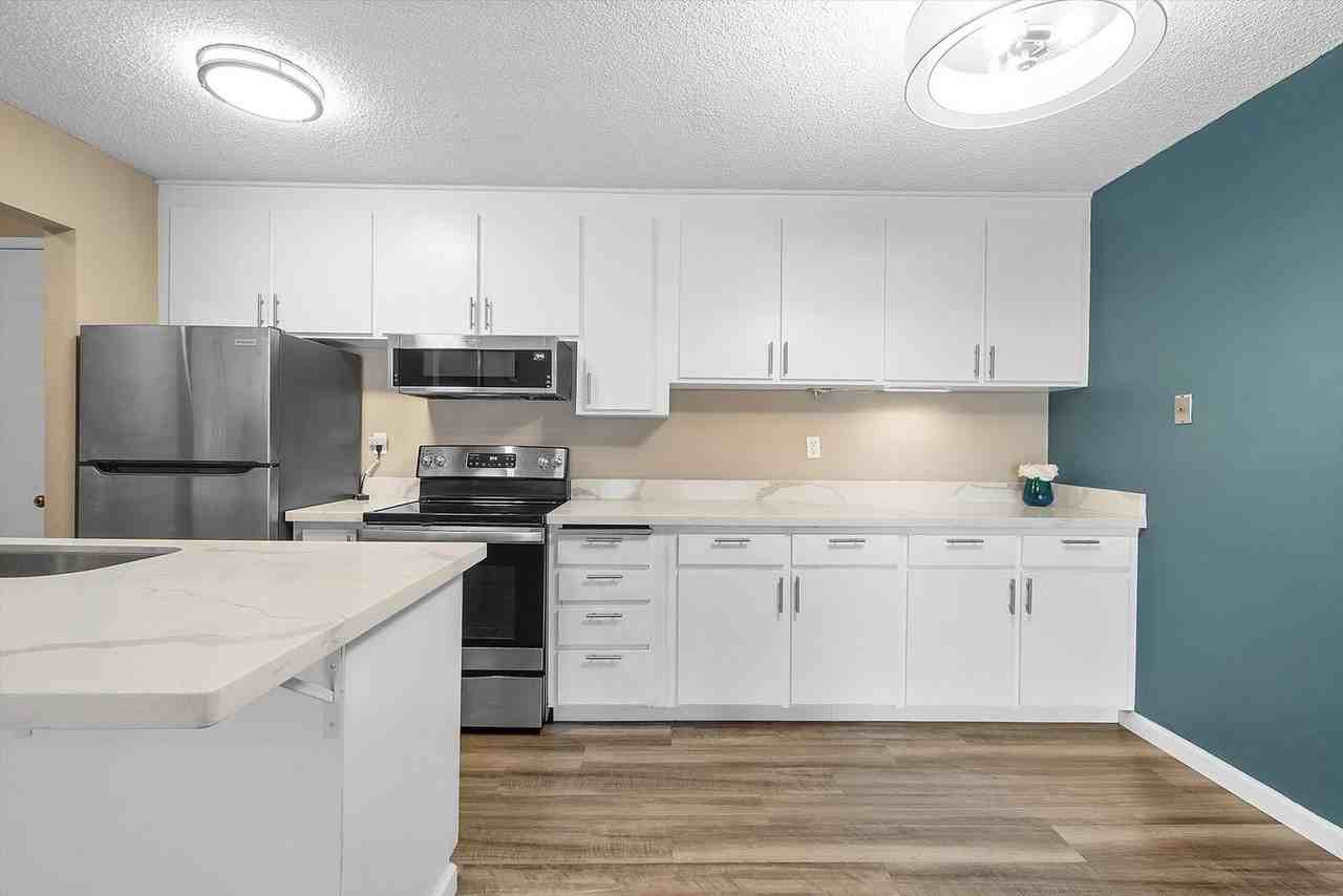960 Shorepoint Ct #205 - Photo 7 of 18