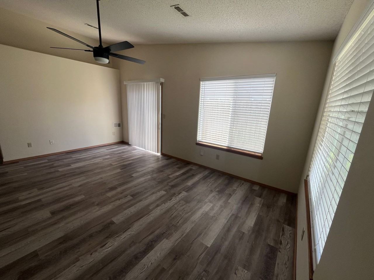 1309 W Lotus St - Photo 3 of 9